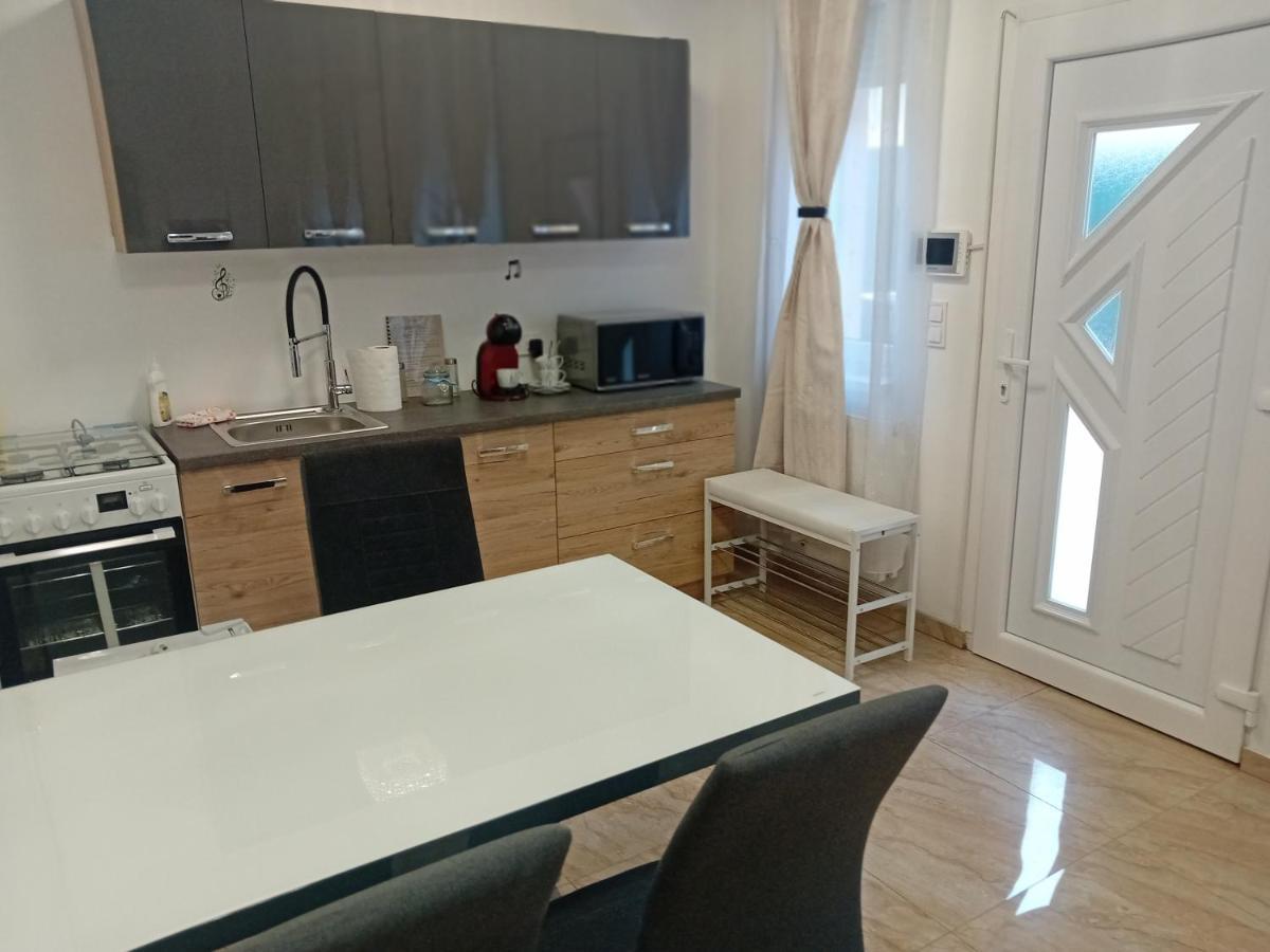 Hangjegy Apartman Debrecen Dış mekan fotoğraf